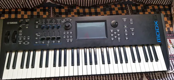 Yamaha modX 6 keyboard