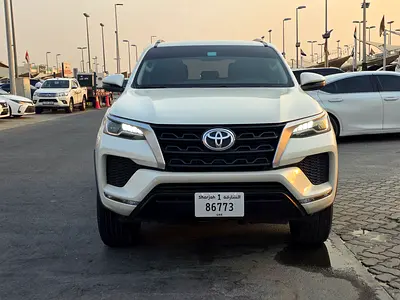 2022 Toyota FORTUNER 照片 2