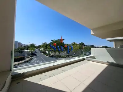 Community View | Available now | Big Layout