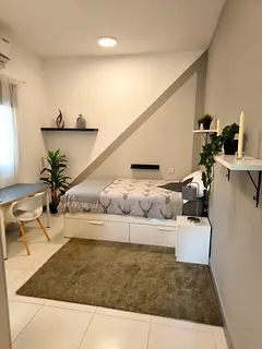 Detached Ensuite Room in Quiet Expat Villa — Umm Suqeim 1, Jumeirah