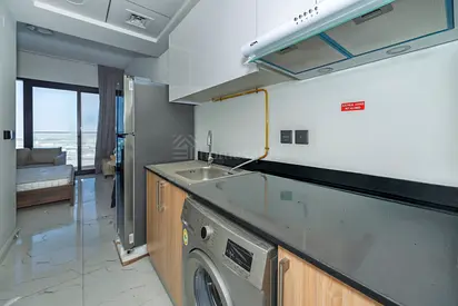 FULLY FURNISHED l BRAND NEW l NEAR METRO