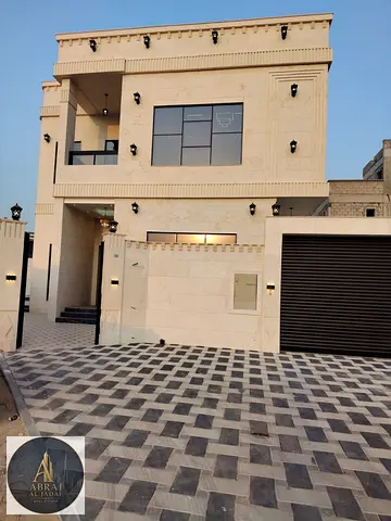تملك حر لجميع الجنسيات بسعر تنافسي شامل رسوم التسجيل والتملك مع مسبح خاص // تشطيبات راقيه توزيع ممتاز للمساحات
