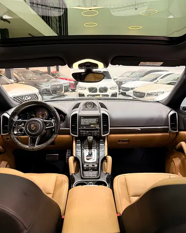 2016 Porsche CAYENNE thumbnail 14