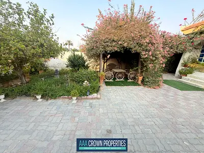 Ready to move 4bhk villa big hall majlis garden and cover parking