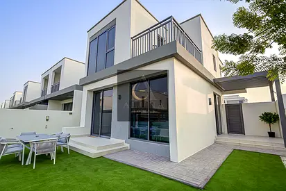 Fully Furnished 4BR + Maid Villa | Corner unit