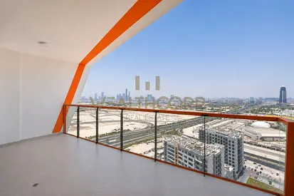 واسعة | شرفة كبيرة | طابق مرتفع | شاغرة