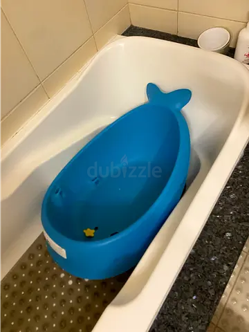 Blue whale-shaped skip hop baby bathtub - good condition