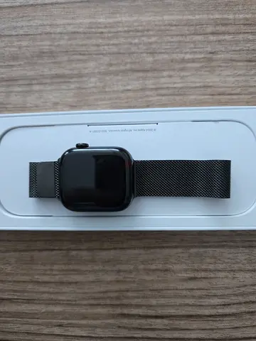Apple Taitunium Smartwatch 10 series 42mm Gps & Celluar Band (Black) - Excellent Condition