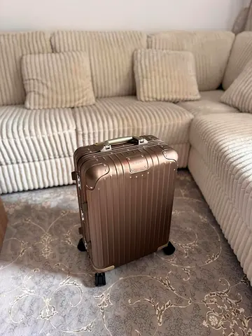 Tatinum luxury luggage