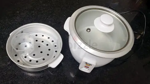 Small Electric Multi Cooker with Steaming Tray - Used