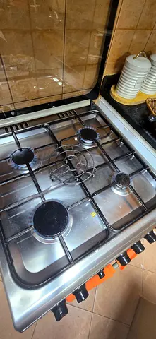 Used 4-Burner Gas Hob / Cooktop with Oven - Stainless steel