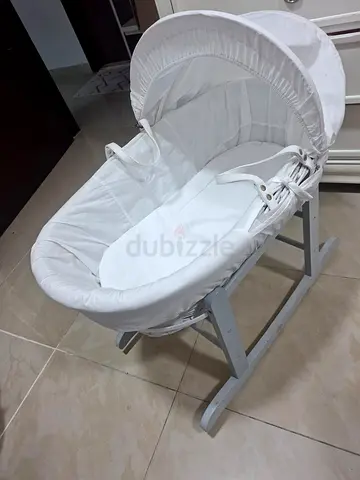 سرير أطفال / Baby Bassinet with Canopy & Stand (Ajman-عجمان)