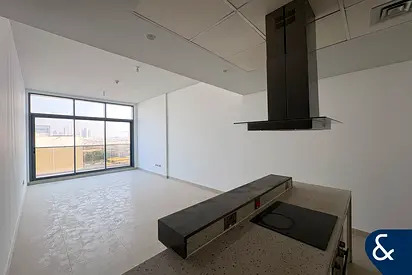 Spacious 2 Bed | Oia Residence | Motor City