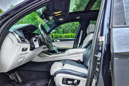 2019 BMW X7 — фото 11