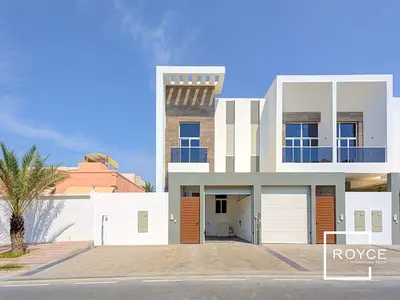 Townhouse-Style Villa | Private Garden | Brand New
