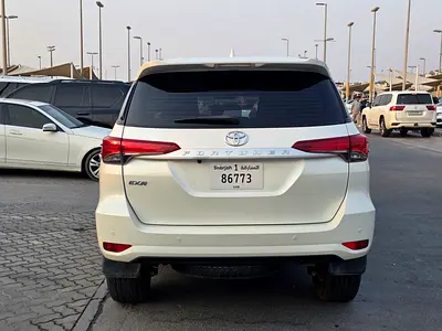 2022 Toyota FORTUNER 照片 3