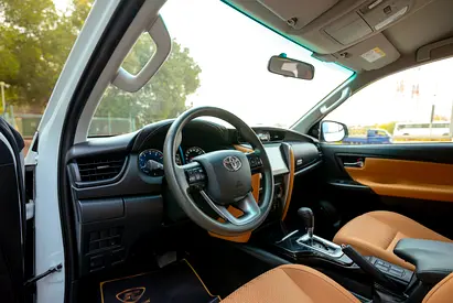 2025 Toyota FORTUNER 照片 15