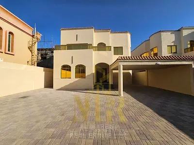 **فيلا فاخرة (سكني / تجاري) للبيع في الروضة 2 – عجمان | فرصة استثمارية وسكنية ممتازة**  فرصة مميزة لتملك فيلا راقية بتصميم عصري وتشطيبات فاخرة في مو