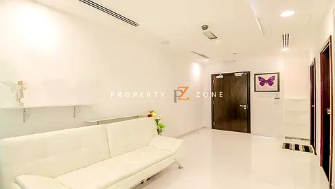 Spacious & Functional Office | Vibrant Community
