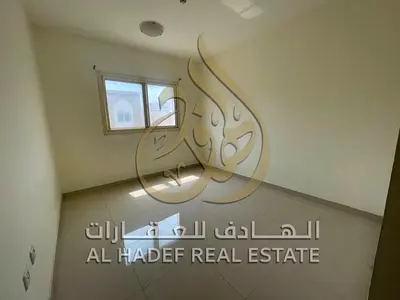 غرفة وصالة للإيجار السنوي في المصلى الشارقة ثاني ساكن بلكونة وإطلالة مفتوحة تكييف وغاز مركزي حمام واحد موقع مميز السعر 28000 درهم والدفع على 4 دفعات