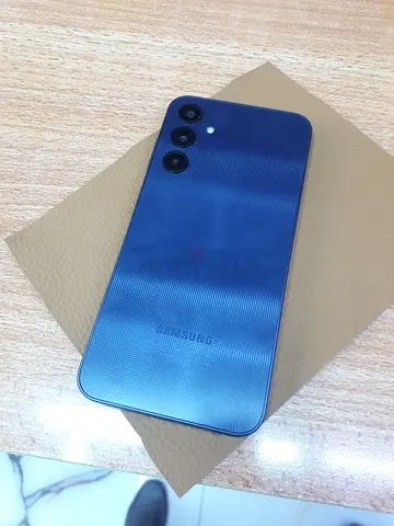 Samsung smartphone in blue - good condition