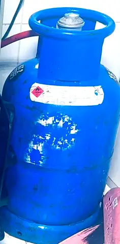 Used Blue LPG Gas Cylinder - 15kg (Good Condition)