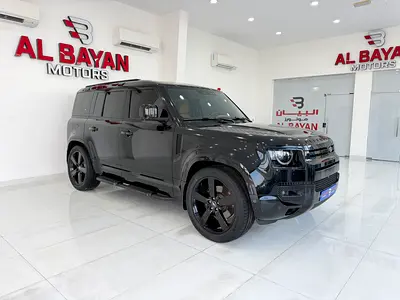 لاند روفر ديفندر HSE P400 اسود / زعفراني 2023 (خليجي)