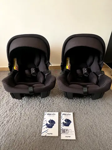 Car seat ( two car seats for baby twins)