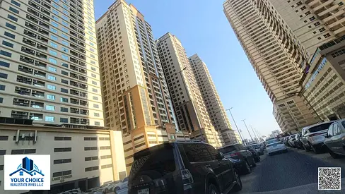 🏡 للبيع | أكبر شقة غرفتين وصالة ✨ 📍 الموقع: أبراج مدينة الإمارات – برج ليلك C 📐 المساحة: 1,451 قدم² 🏢 الطابق: من الأدوار النصفية 🌳 إطلالة: إطلالة