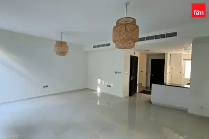 3BR | EXTENDED LIVING ROOM | VACANT | LANDSCAPED