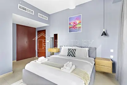 Bright & Spacious 1BR | Near To Walk | Mid Floor