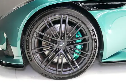 2024 Aston Martin DB12 照片 10
