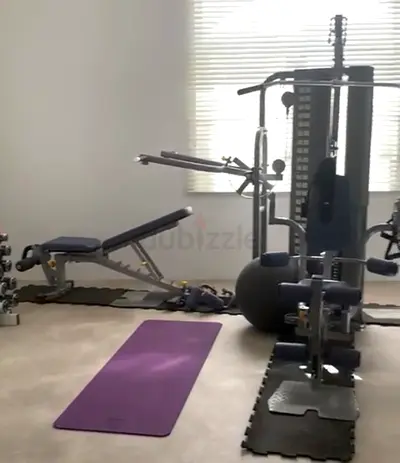SELLING GYM EQUIPMENT