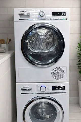Siemens IQ 700 stacked washer and dryer set - good condition