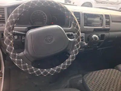 صورة 2 لـ 2013 Toyota HIACE