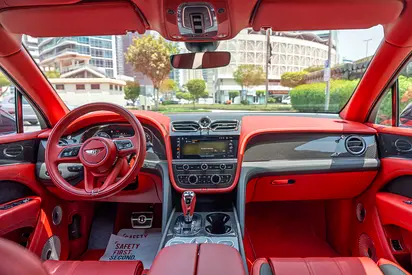 2024 Bentley BENTAYGA — миниатюра 9