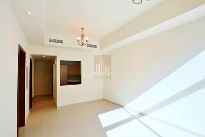 Vacant | Corner Unit | Single Row | Elie Saab Villa