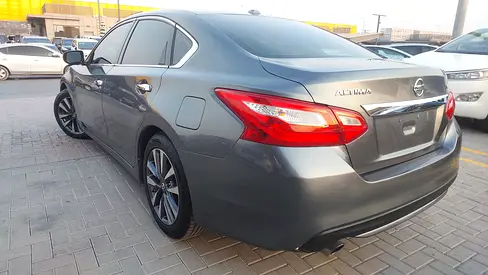 2017 Nissan ALTIMA — фото 10