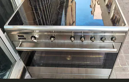 Smeg Stainless steel electric cooker with ceramic hob and oven - good condition