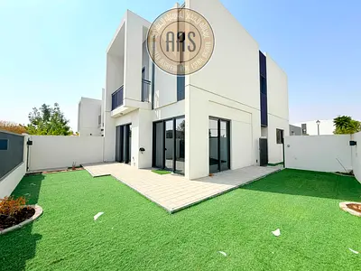 SINGLE ROW SPACIOUS 4BR+MAID VILLA NEAR TO POOL & PARK
