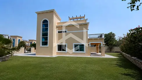 Jumeirah Park | Spacious 4BR + Maid's Room Villa