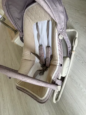 Used manual baby swing/rocker with excellent condition