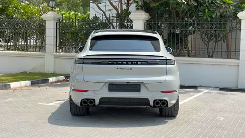صورة 7 لـ 2024 Porsche CAYENNE
