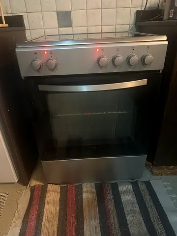 Hoover Ceramic Electric Cooker with Oven, 60 by 60.
