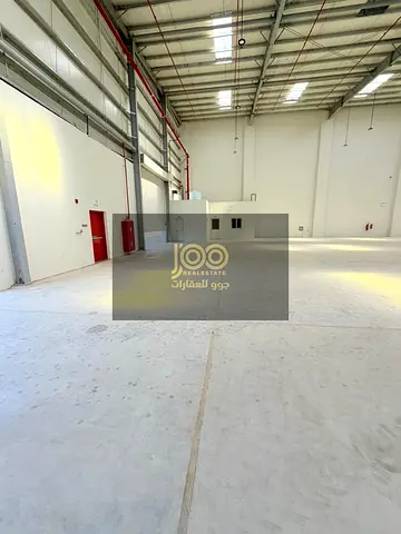 Electricity 300 – a great opportunity for companies seeking a large warehouse at an excellent price.