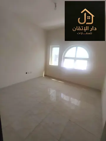 فرصة ذهبية للإيجار شقة غرفتين وصاله منطقه المجرة موقع حيوي قريب من الحديقة