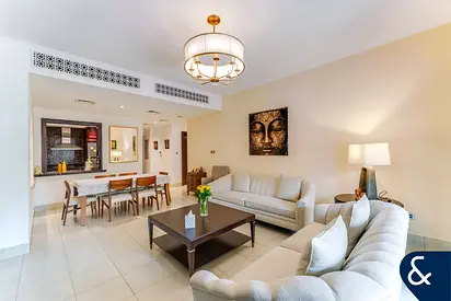 Large Layout | VOT | Central Downtown | 3 Bed