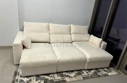 Premium Fabric Sofa Bed
Comfortable, stylish and practical for your home.
• Beautiful cream finish
•