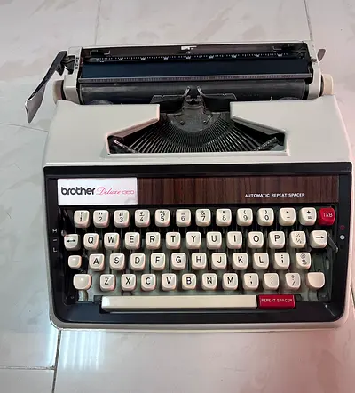 Brother Deluxe 1350 Manual Vintage Typewriter