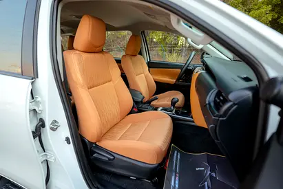 2025 Toyota FORTUNER 照片 11